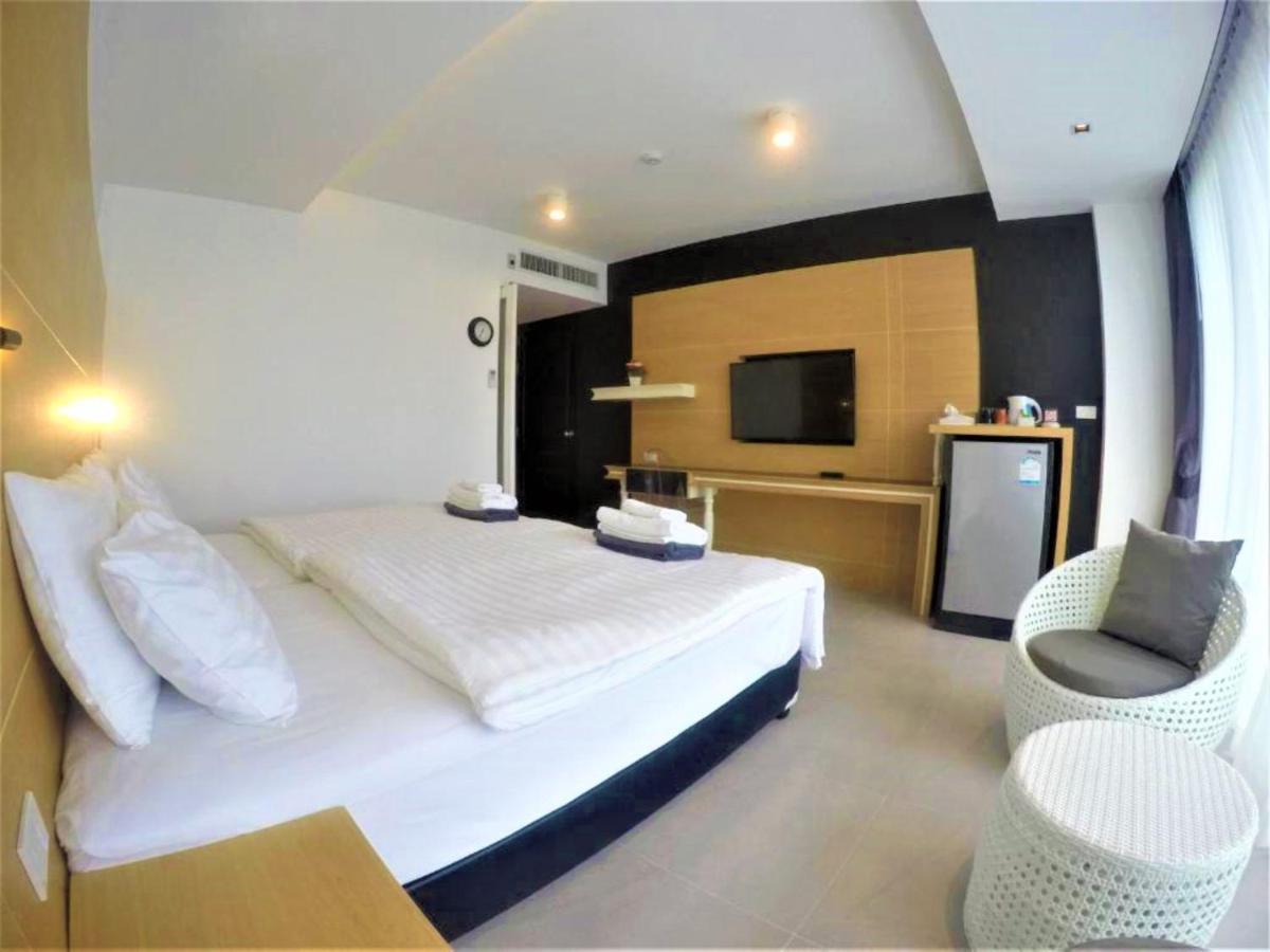Vivace Hotel Pantai Kamala Luaran gambar