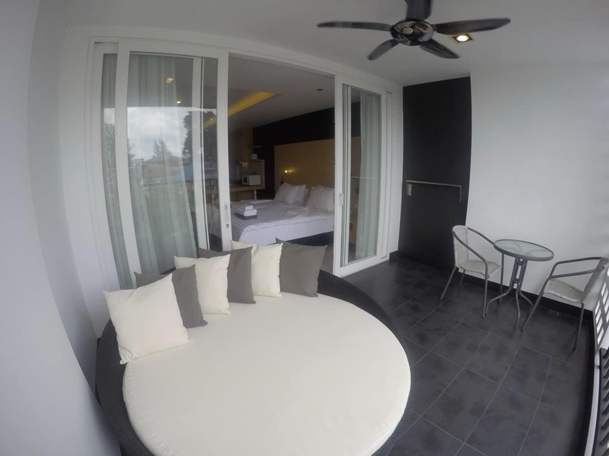 Vivace Hotel Pantai Kamala Luaran gambar