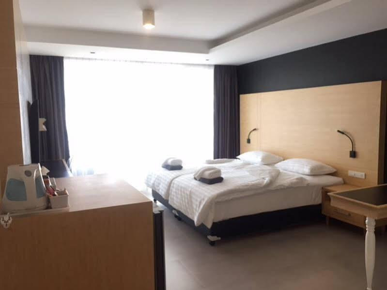 Vivace Hotel Pantai Kamala Luaran gambar